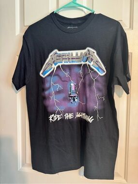Hot Topic Black Metallica "Ride the Lightning" Short Sleeve Tee